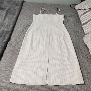 Beatuifual dress brand theroy size 8 made in Vietman 1% Polyster 63%lin